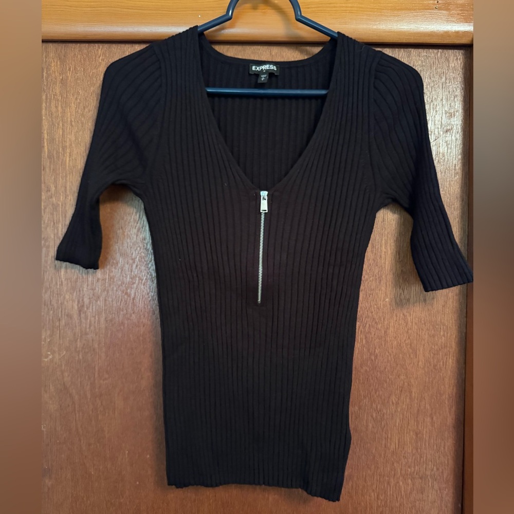 Express Black Ribbed Short Sleeve V-Neck Zipper, REASONABLE OFFERS CONSIDERED
